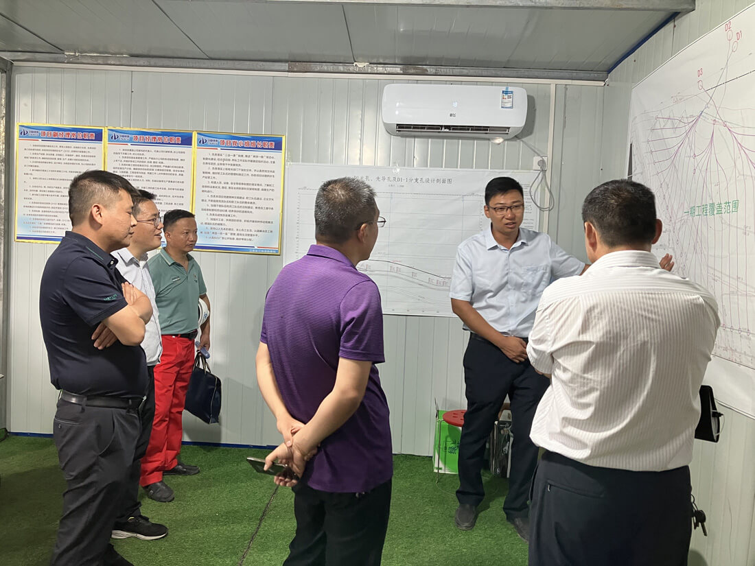 永煤集团副总经理何东升一行莅临勘探三队城郊项目检查指导工作2.jpg