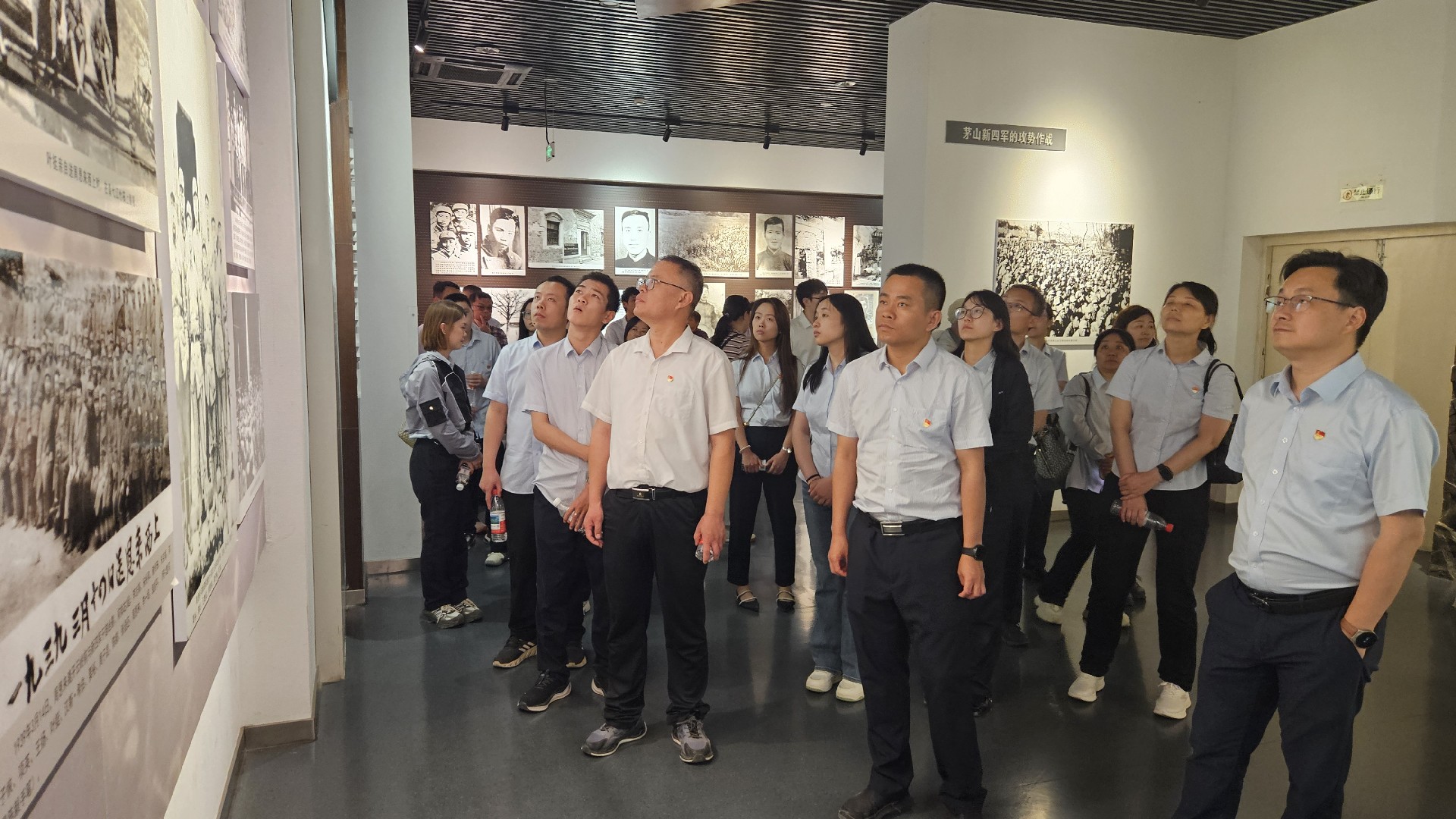 1780911944417179.jpg 参观茅山新四军纪念馆1.jpg