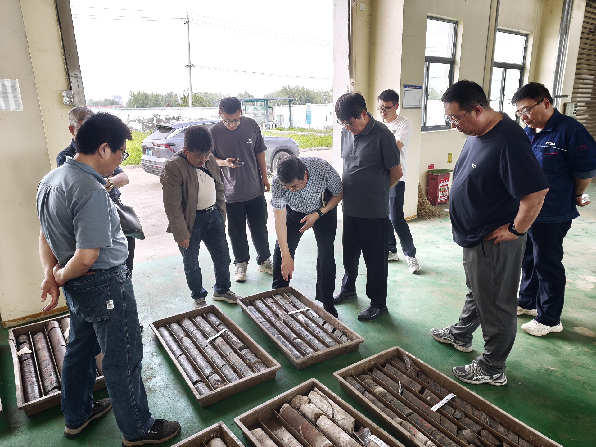 [喜讯]我队承接的谢碾探采结合井钻打项目顺利通过省厅地质矿产专家组野外验收